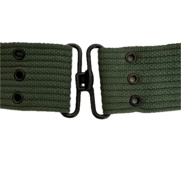 TNA  Belt Green Canvas Webbing Sz L Pink Logo Army Tactical Eyelet Rows 2" wide - Picture 8 of 9